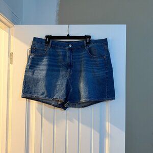 AE Strigid Super High-Waisted Relaxed Denim Shorts (Medium Tinted Indigo)